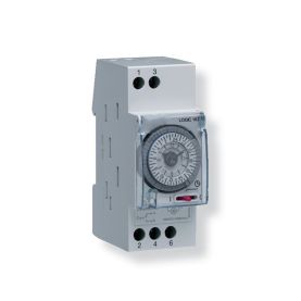 LOGIC162 Interruttori orari meccanici giornalieri a guida DIN